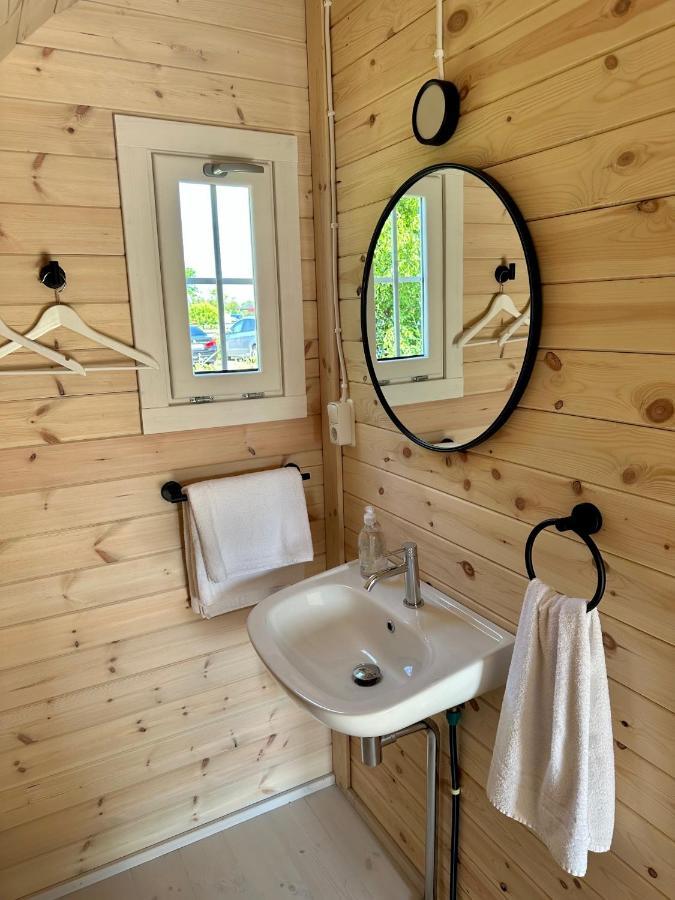 Lodge, Een Super Knus Tiny House, Nabij Vaarwater En Haven! Belt-Schutsloot Exterior photo
